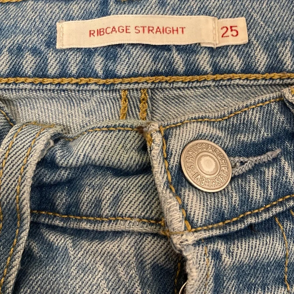 Levi’s Ribcage Straight Light Wash Denim Jeans, Button Fly, Women’s Size 25 - Picture 2 of 15